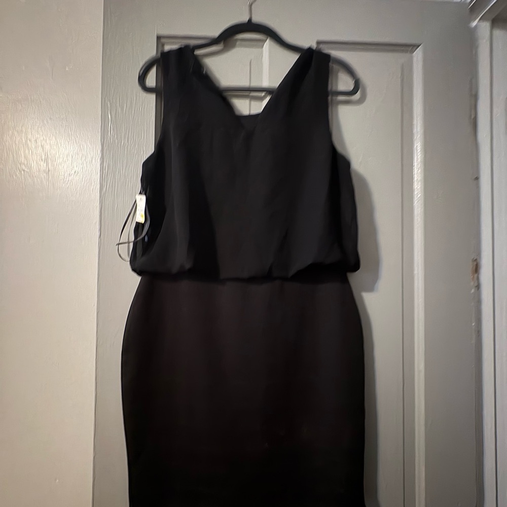 Symphony Black V-Neck Sheath Mini Dress